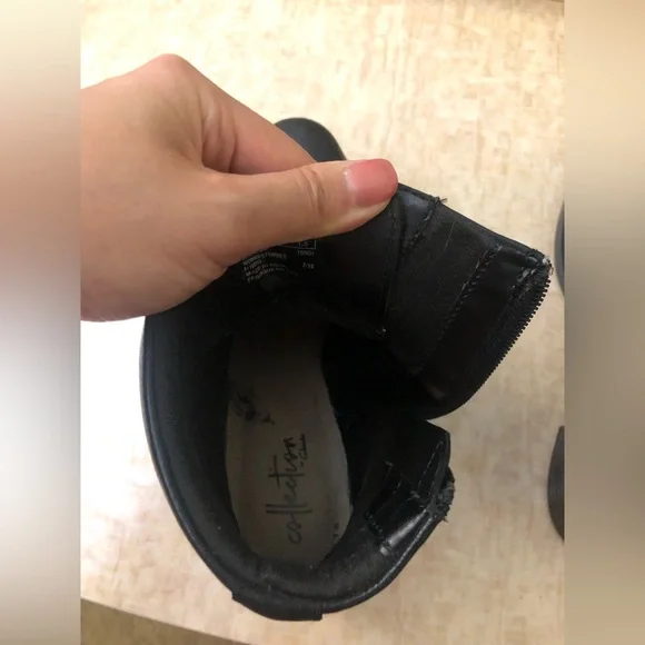 Black leather boots by Clarks - Picture 8 of 8